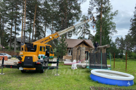 Автокран КАТО полноповоротный. Грузоподъемность 10т. Вылет стрелы 24 м.