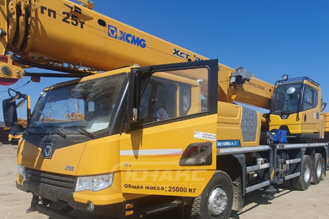 Автокран XCMG 25т. Полноповоротный. Вылет стрелы 34 м. Гусек 8 м.